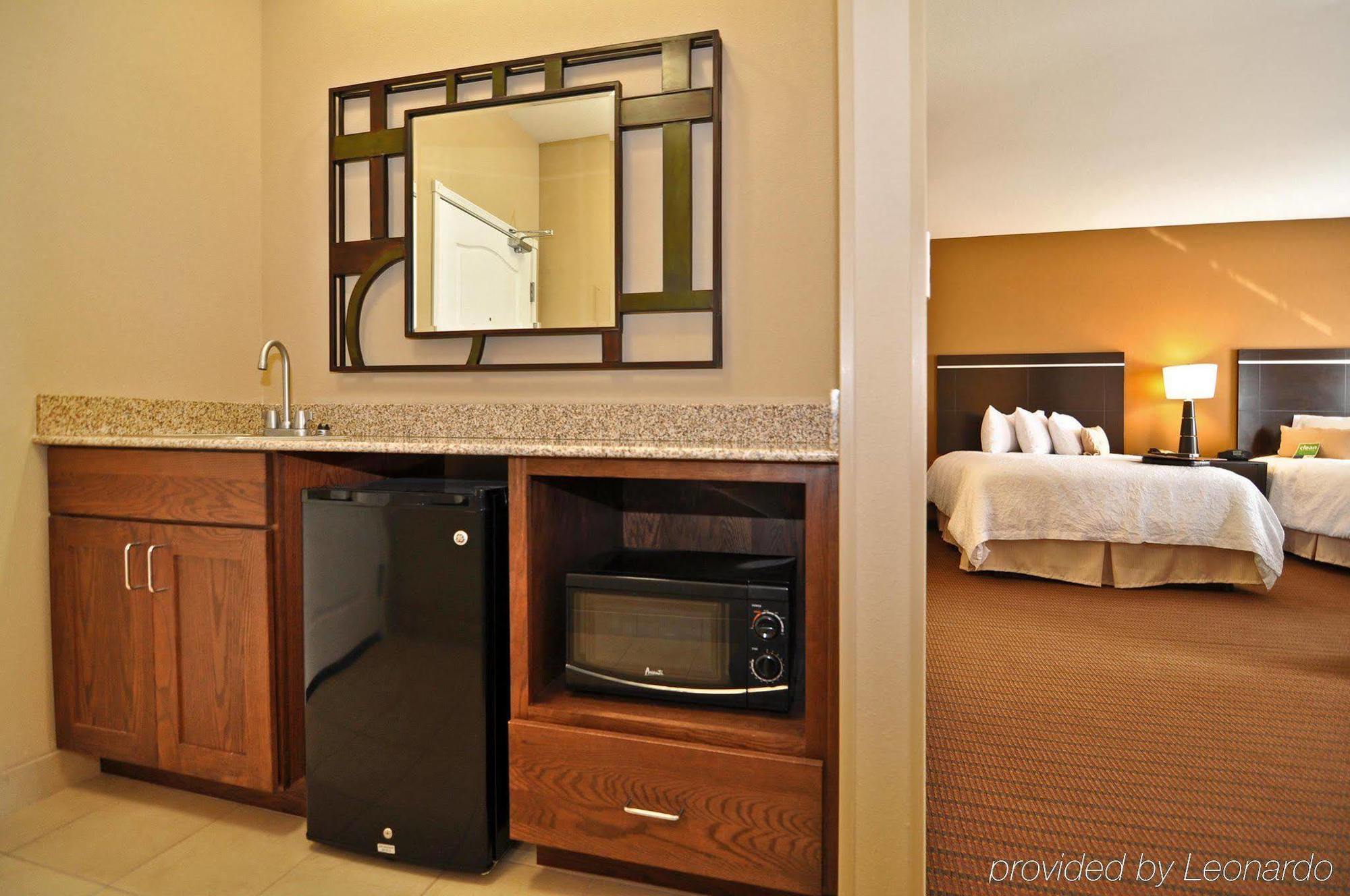 Hampton Inn Аламоса Номер фото
